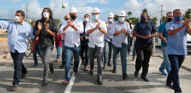 Em Alagoas, Bolsonaro relança viaduto já inaugurado por Renan Filho em 2020