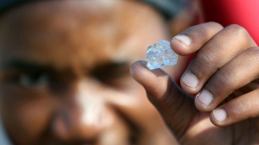 Garimpeiros acreditam ter encontrados diamante na província sul-africana - Reuters