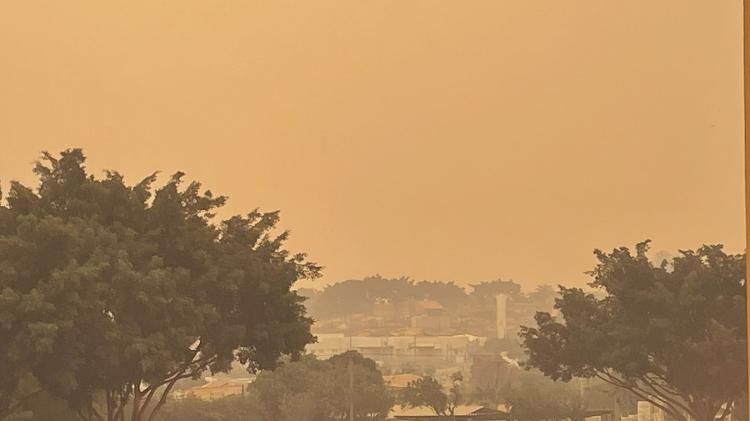 Foto mostra fumaça no município de Limeira