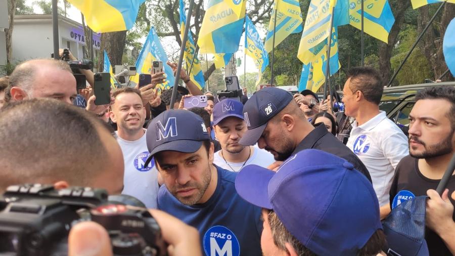 Pablo Marçal participa de "adesivaço" no Ibirapuera