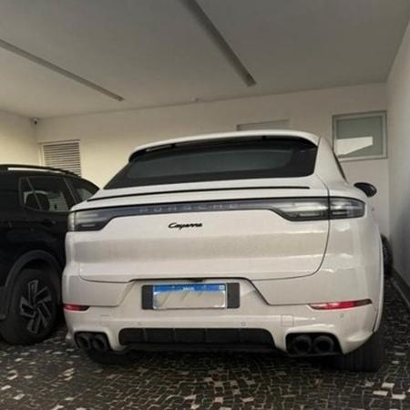 Veículo Porsche Cayenne apreendido em Brasília com suspeito de ser operador financeiro de lobista do STJ Veículo Porsche Cayenne apreendido em Brasília com suspeito de ser operador financeiro de lobista do STJ