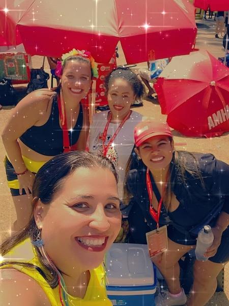 Thalita Cipola atua há quatro anos como ambulante no Carnaval Thalita Cipola atua há quatro anos como ambulante no Carnaval