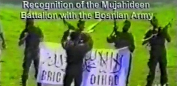 Batalhão de muçulmanos estrangeiros combateu na guerra da Bósnia e acabou treinando futuros membros da Al-Qaeda - BBC