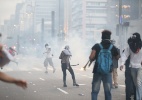 PM usa bombas para dispersar protesto contra aumento da passagem em SP - Zanone Fraissat/FolhaPress