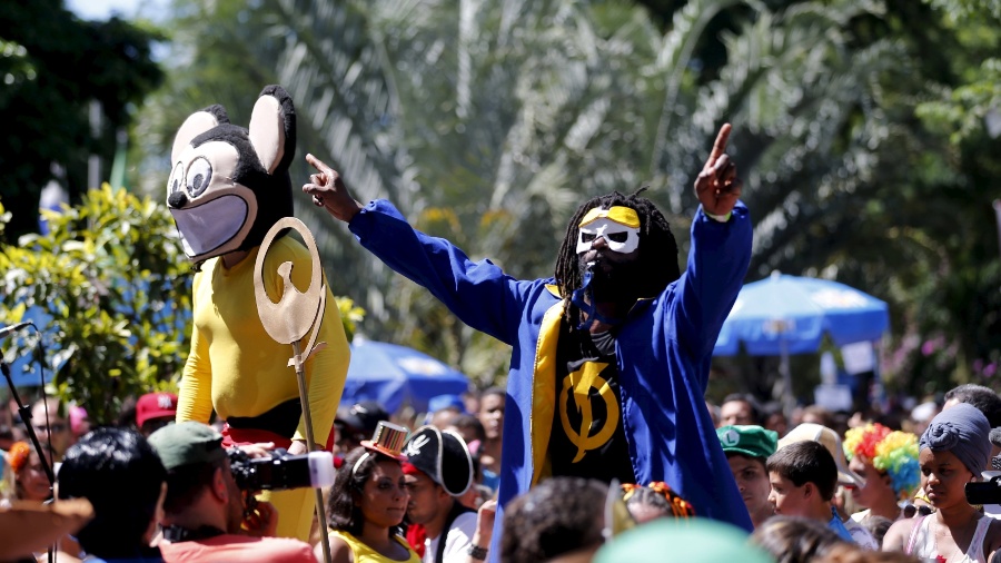 23.jan.2016 - Folião participa de bloco pré-Carnaval no Rio de Janeiro chamado "Desliga da Justiça" - Sergio Moraes/Reuters