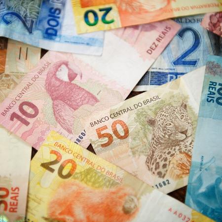 Consumidores buscam crédito para pagar contas do dia a dia e para quitar as dívidas