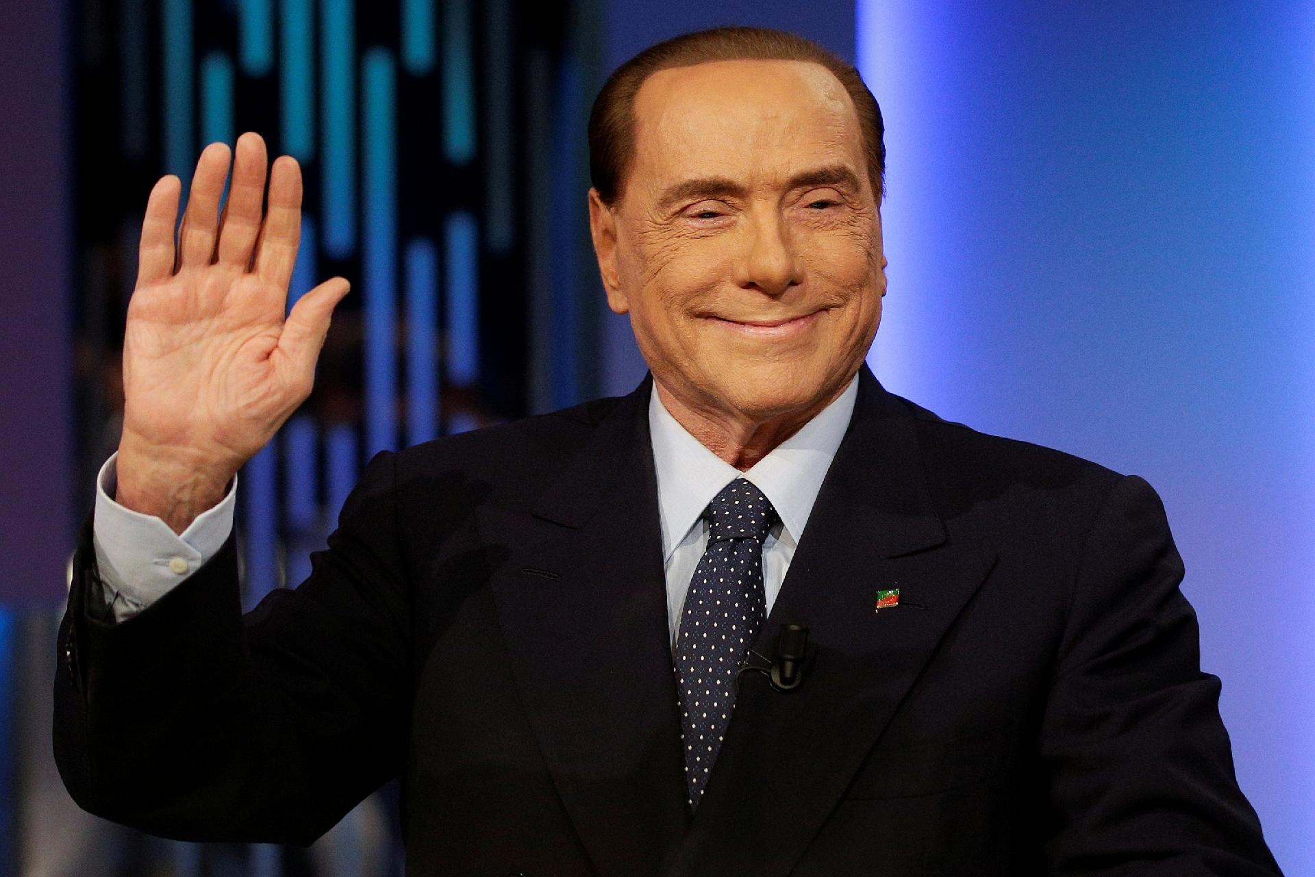 Berlusconi E Internado Em Monaco Com Arritmia Cardiaca
