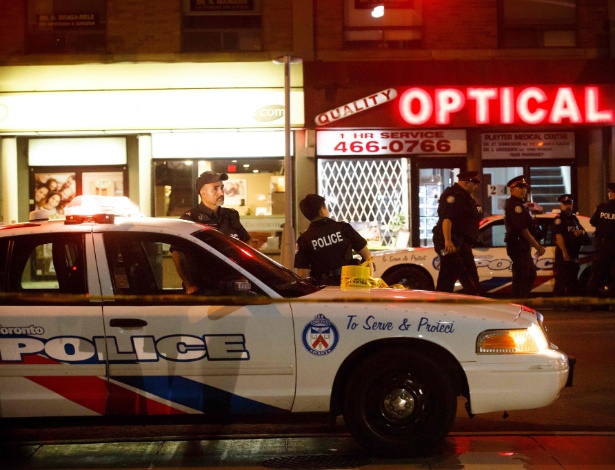 23.jul.2018 - Atentado em Toronto deixa um morto e 13 pessoas feridas; atirador morreu - AFP PHOTO / Cole BURSTON