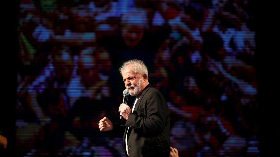 17.nov.2019 - Ex-presidente Luiz Inácio Lula da Silva durante discurso no Festival Lula Livre, no Recife - Adriano Machado/Reuters