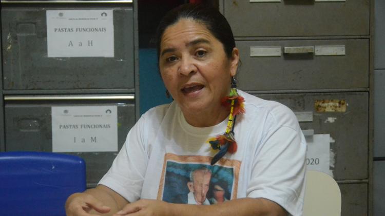 Diretora da Escola Marechal Rondon, em Águas Belas/PE, preserva língua Yaathe para jovens e crianças da tribo Fulni-ô - Beto Macário/UOL