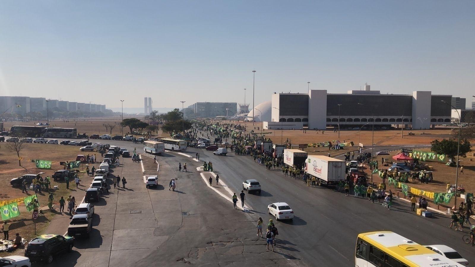 7.set.2021- Apoiadores do presidente Bolsonaro se concentram em frente ao Congresso Nacional, em Brasília, para os atos de hoje - Lucas Valença/UOL