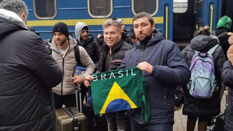 Brasileiros que saíram da Ucrânia em direção à Romênia - Reprodução/Twitter