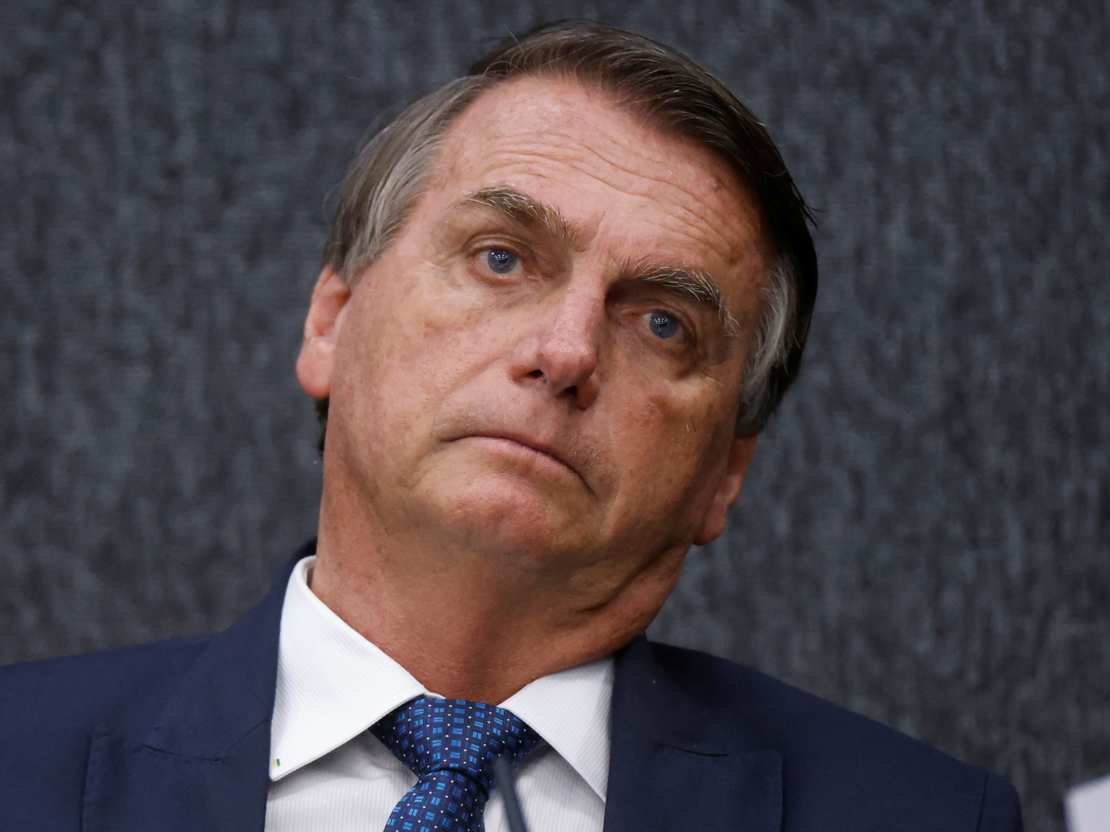 Mesmo obrigada, gestão Bolsonaro ignora fiscalização da tortura da cura gay  - 18/09/2022 - UOL Notícias