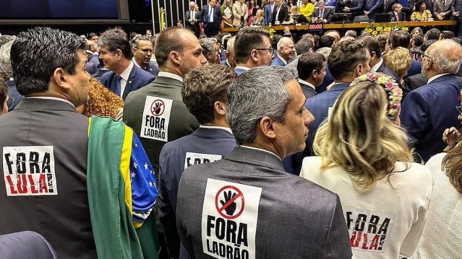 Bolsonaristas protestam contra governo Lula em dia de posse na Câmara - Reprodução/Instagram/Eduardo Bolsonaro
