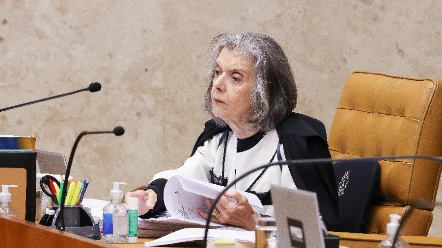 7.fev.2024 - A ministra Cármen Lúcia, do STF, durante sessão plenária do tribunal