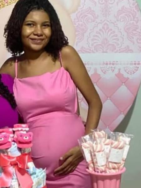 Emilly foi morta e teve a bebê arrancada do próprio ventre - Reprodução de redes sociais