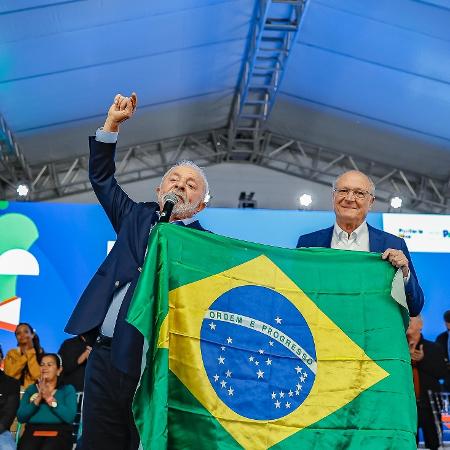 Lula foi firme com os EUA e Alckmin sempre pregou abertura ao diálogo