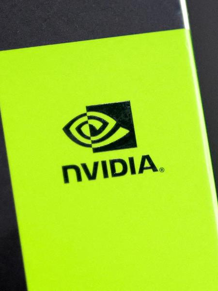 A Nvidia é responsável pelo desenvolvimento das GPUs, que se tornaram o alicerce do boom mundial da IA