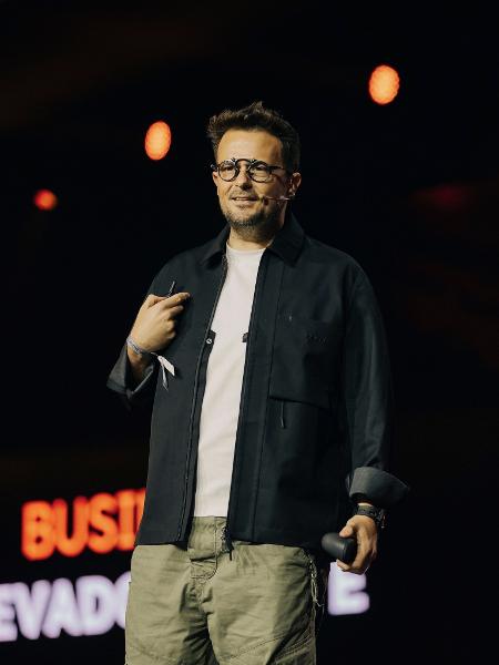 Caio Amato, presidente global da Oakley: a IA vai otimizar muitas coisas, mas o papel do líder continuará a ser criar o futuro Caio Amato, presidente global da Oakley: a IA vai otimizar muitas coisas, mas o papel do líder continuará a ser criar o futuro