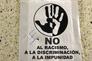 Apos Frases Racistas Simbolo Nazista E Desenhado Em Cartaz Na Unesp 08 08 2015 Uol Educacao