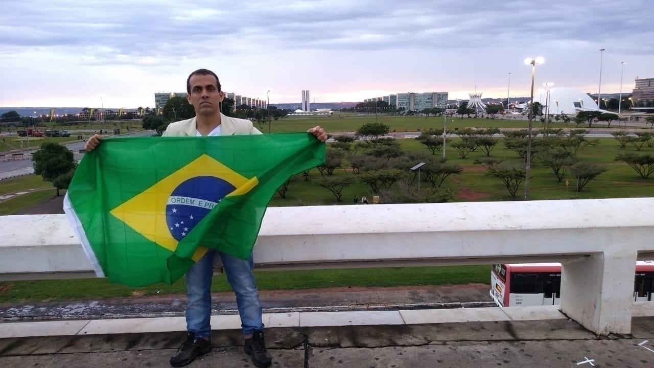 Abimael Torres, 34, técnico em enfermagem, veio de Campinas (SP) para comemorar a posse de Bolsonaro. Ele espera um governo com crescimento econômico e combate à corrupção - Eduardo Militão/UOL