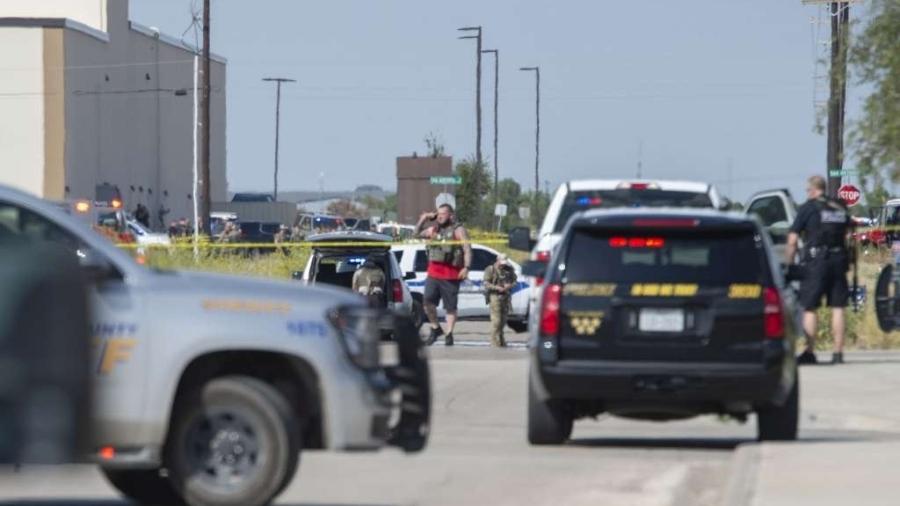 Atirador matou ao menos 5 pessoas e feriu outras 21 em ataques ocorridos em cidades do Texas, neste sábado (31) - Tim Fischer/Midland Reporter-Telegram