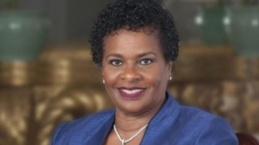 Sandra Mason, de 72 anos, foi eleita por voto universal indireto e vai tomar posse como presidente de Barbados - Reprodução/Instagram/@gisbarbados