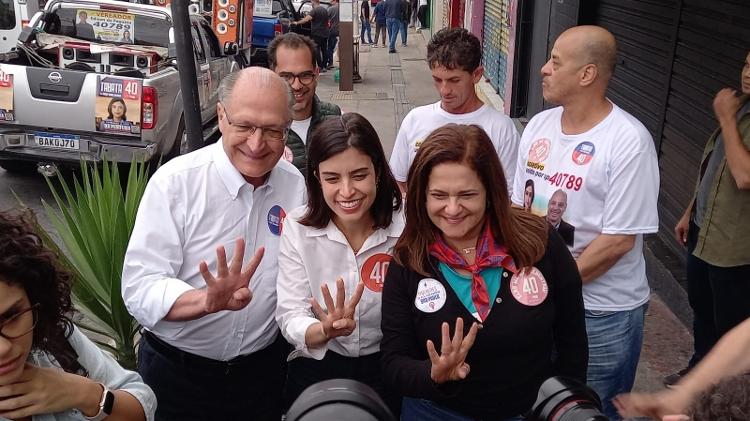 Tabata acompanhada do vice-presidente Geraldo Alckmin e da vice na chapa dela, a professora Lúcia França