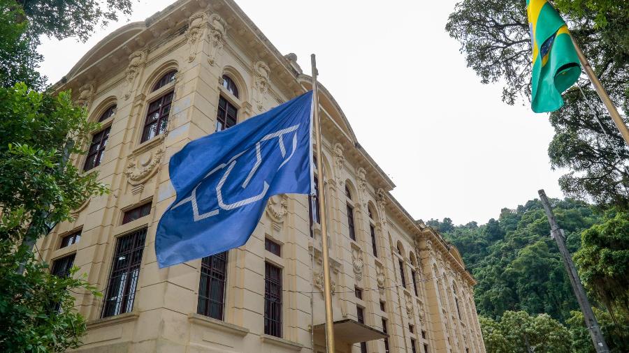 Edifício Cesário Bastos e demais dependências da Poli/Santos Edifício Cesário Bastos e demais dependências da Poli/Santos