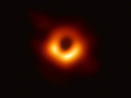 Nasa: Terra provavelmente não será engolida por um buraco negro ...