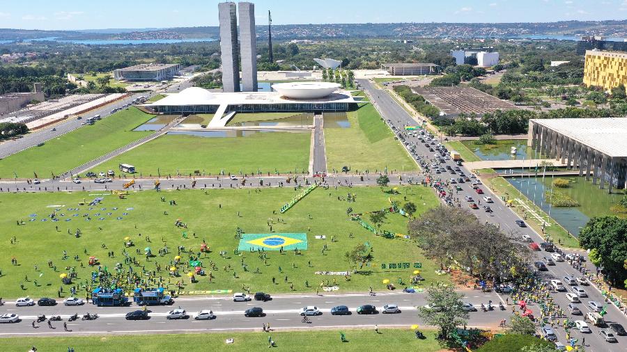 3.mai.2020 - Ato a favor do presidente Jair Bolsonaro (sem partido) na Esplanada dos Ministérios - Dida Sampaio/Estadão Conteúdo