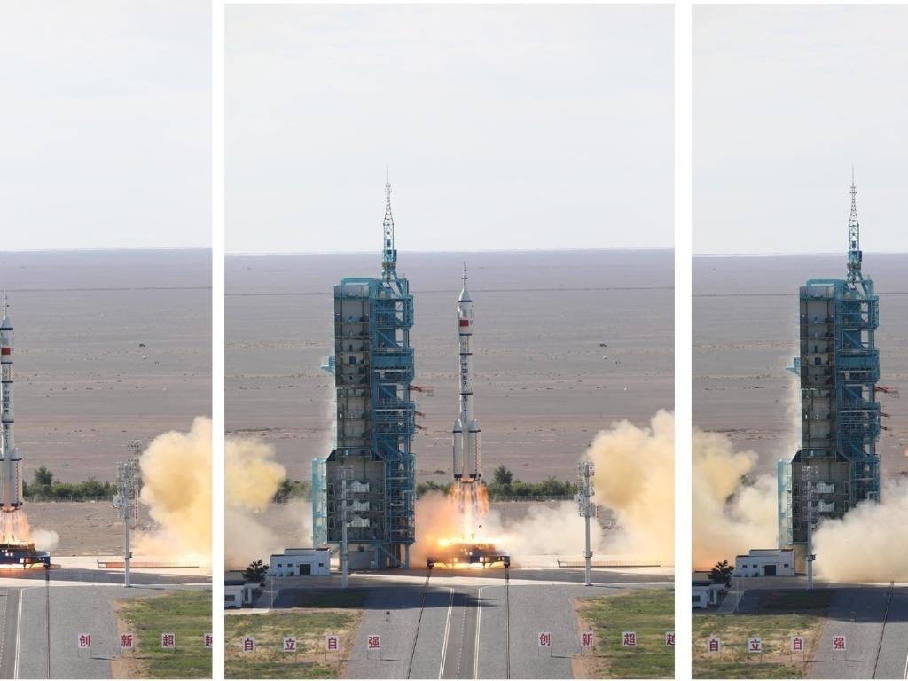 A nave espacial tripulada Shenzhou-12, no topo do foguete Long March-2F, lançada do Centro de Lançamento de Satélites de Jiuquan, no noroeste da China, em 17 de junho de 2021 - Xinhua/Li Gang