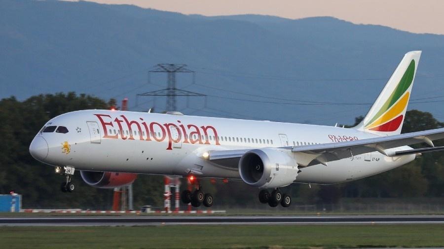 O incidente ocorreu em Boeing 737-800, da companhia aérea Ethiopian Airlines - Reprodução/Facebook