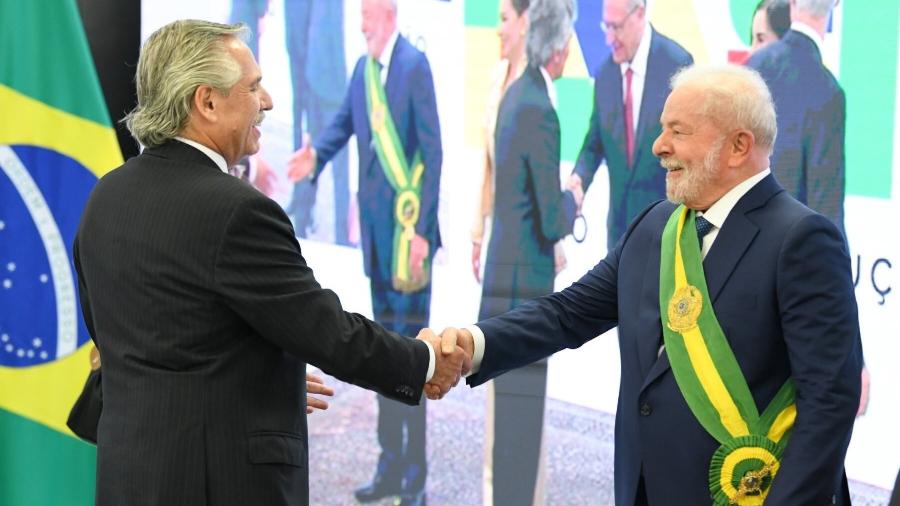 Visita à Argentina é a primeira viagem internacional de Lula (à dir., PT) desde que tomou posse - Reprodução/Twitter