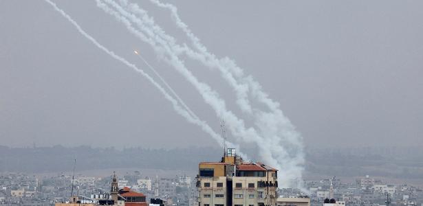 Foguetes disparados da Faixa de Gaza em direção a Israel nesta segunda-feira (9)