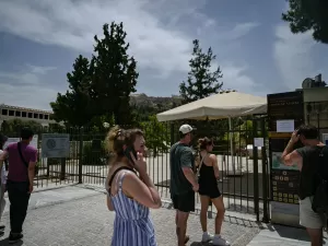Mais um turista morre na Grécia e outros estão desaparecidos durante onda de calor