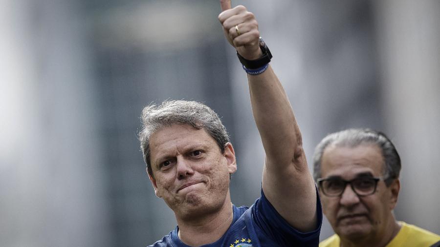 Tarcisio de Freitas participou de ato por anistia na avenida Paulista - Bruno Santos/Folhapress