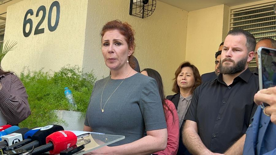 Carla Zambelli fala a jornalistas após ser condenada por invasão aos sistemas do CNJ - Ana Paula Bimbati