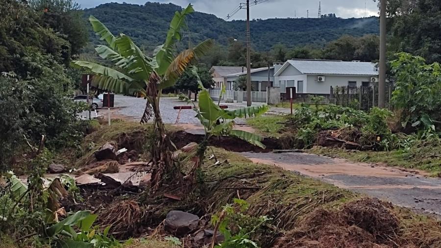 Chuvas causaram danos em Jaguari (RS), que decretou estado de calamidade pública Chuvas causaram danos em Jaguari (RS), que decretou estado de calamidade pública