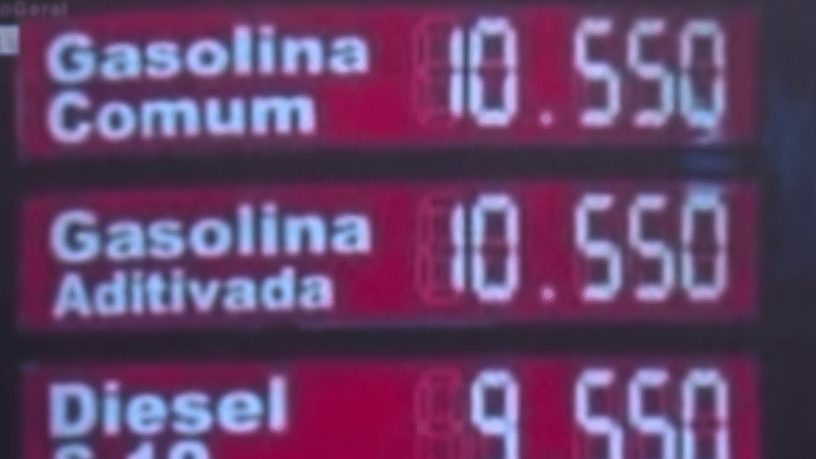 Imagem mostra litro de gasolina a R$ 10,55 em posto de combustíveis no interior do Acre  - Reprodução/Record TV