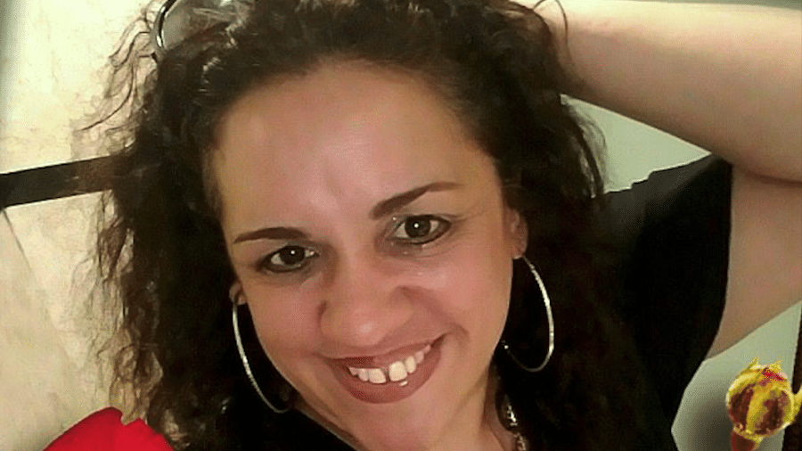 Anna Torres era cartomante e foi assassinada por um consulente que a acusou de tê-lo "enfeitiçado" - Reprodução/Facebook