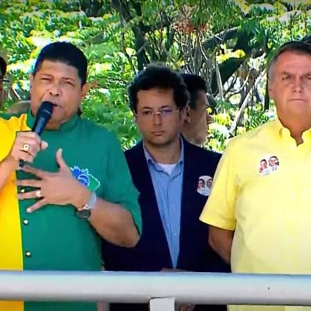 O apóstolo Valdemiro Santiago com Bolsonaro em inauguração de templo na semana passada - Reprodução/YouTube