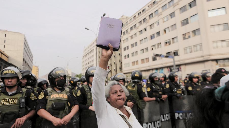 Protestos contra e a favor do presidente deposto Pedro Castillo tomam as ruas de Lima, no Peru - REUTERS/Gerardo Marin 
