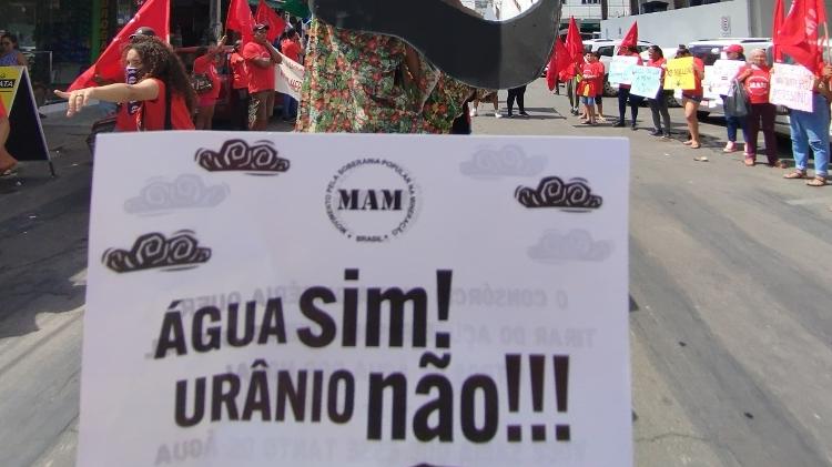 Protesto nas ruas de Santa Quitéria (CE), no final de 2023, contra mineração de urânio