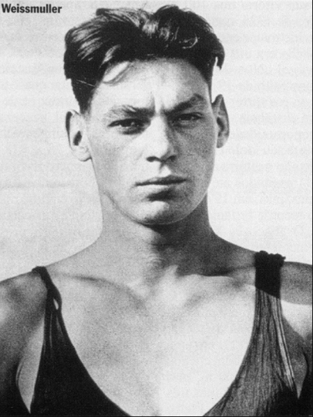 O primeiro recorde mundial de Weissmuller aconteceu no dia 25 de março de 1922, na prova de 300m nado livre.