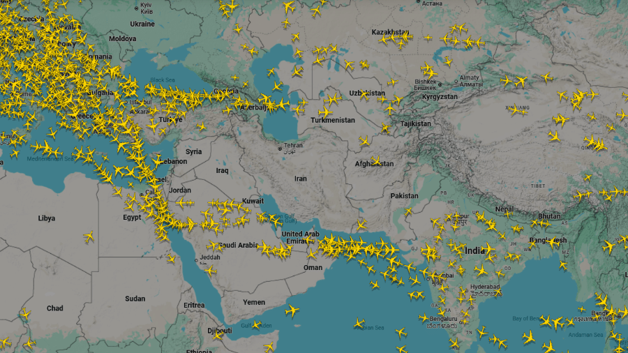 13.jun.2025 - Espaço aéreo no Irã e em Israel está fechado devido aos ataques - Reprodução/Flightradar24