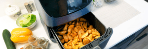 Como limpar air fryer? Veja jeito certo e frequência ideal de higienizar (Foto: Proxima Studio/Canva)