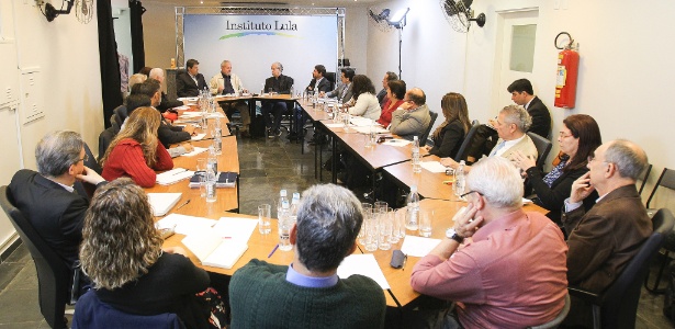 26.jun.2015 - Ex-presidente Lula participa de encontro no Instituto Lula - Heinrich Aikawa/Instituto Lula