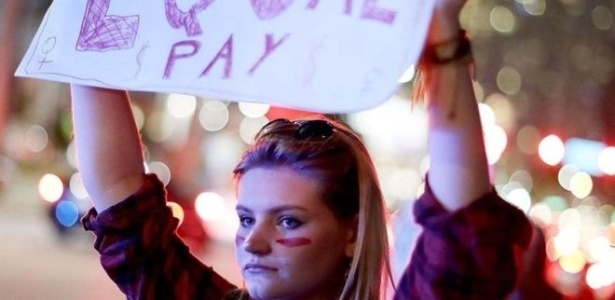 Mesmo salário entre os gêneros pelo mesmo trabalho é uma antiga bandeira feminista - Getty Images