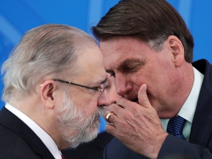 Augusto Aras esteve com presidente mais que o dobro de vezes de antecessora